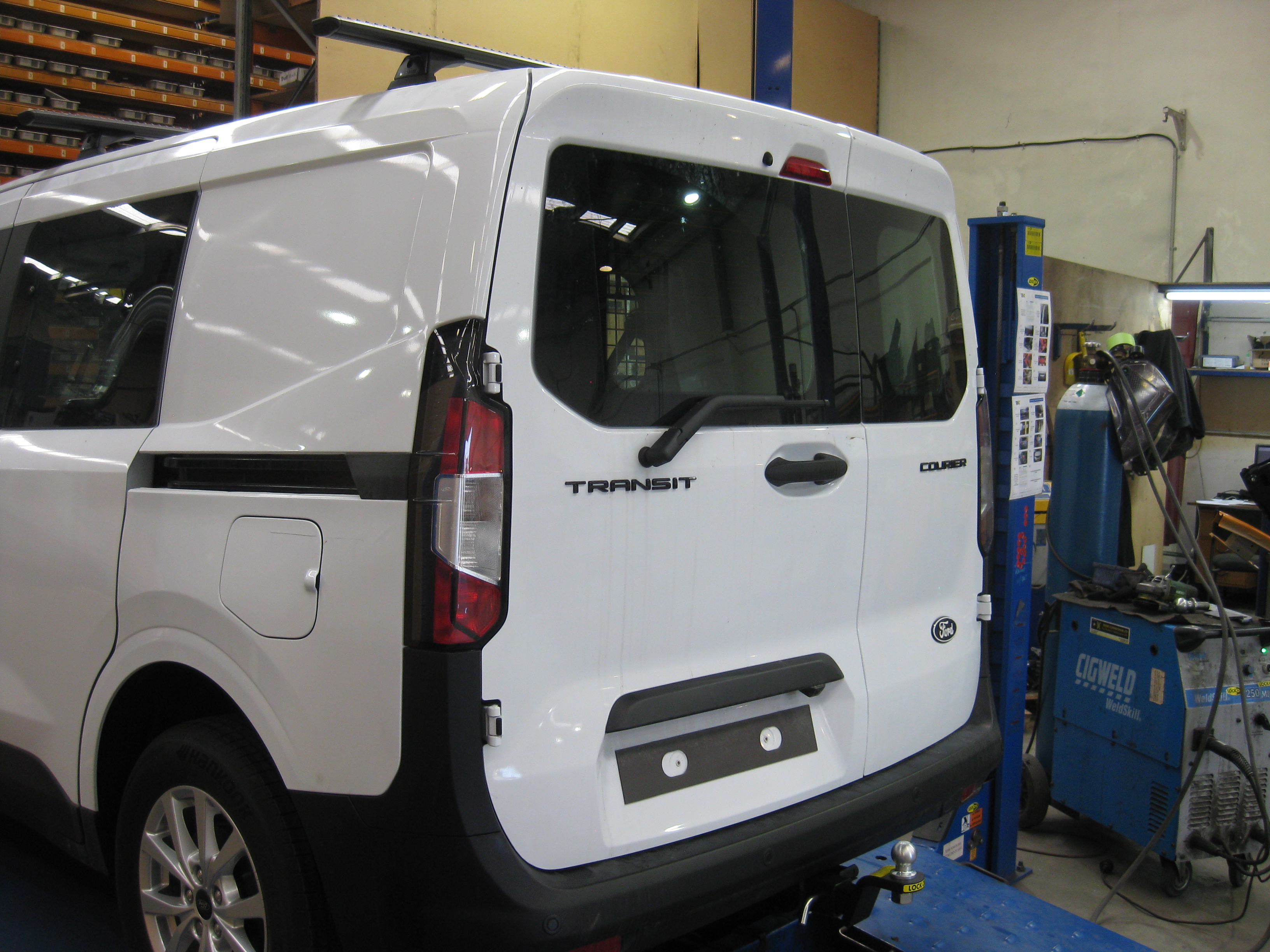 FORD TRANSIT COURIER VAN 2024-CURRENT